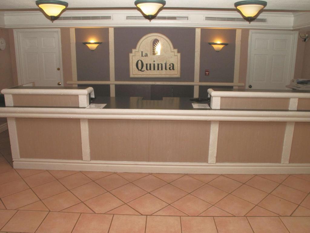 La Quinta Inn by Wyndham Kansas City Lenexa Main image 2